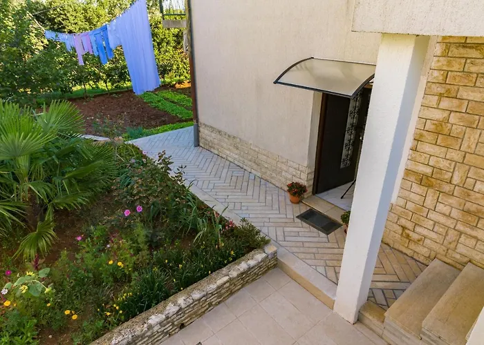 アパート Three Waves New