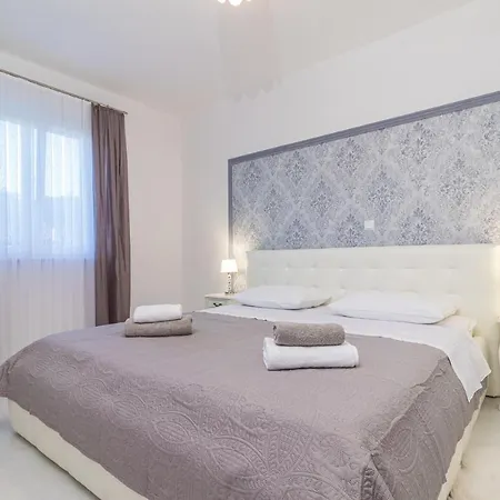 Three Waves New Apartamento