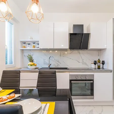 Three Waves New Apartman Pula