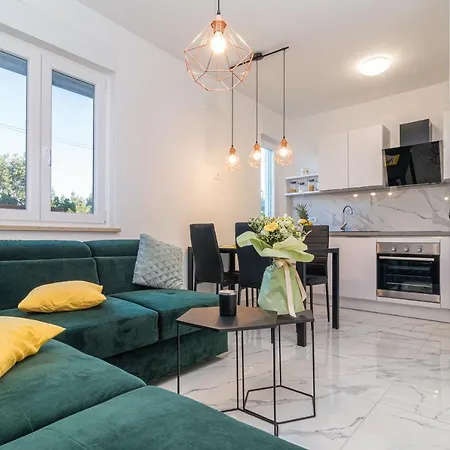 Three Waves New Apartman
