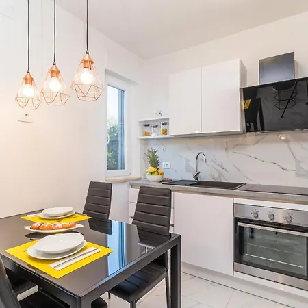 Three Waves New Apartamento