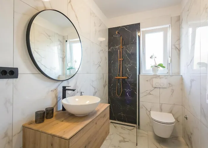 Three Waves New 아파트