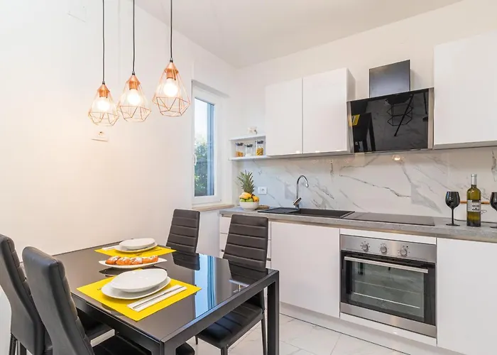 Three Waves New Lägenhet